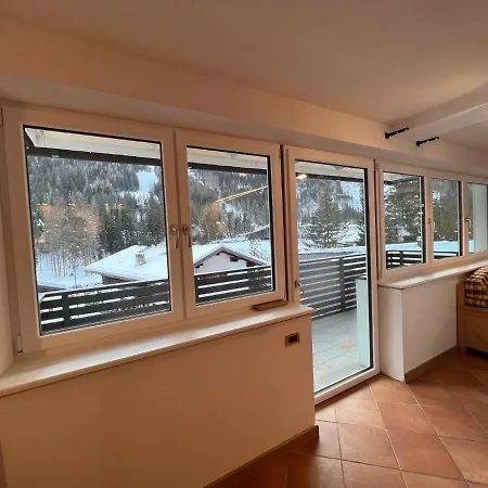 Cesa Sot Bosch Apartment Canazei